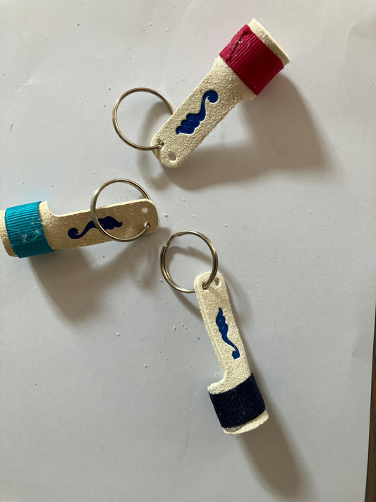 Schlüsselanhänger in Riemchenform (verschiedene Farben)